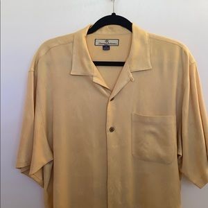 Tommy Bahama 100% Silk Short Sleeve Button Up